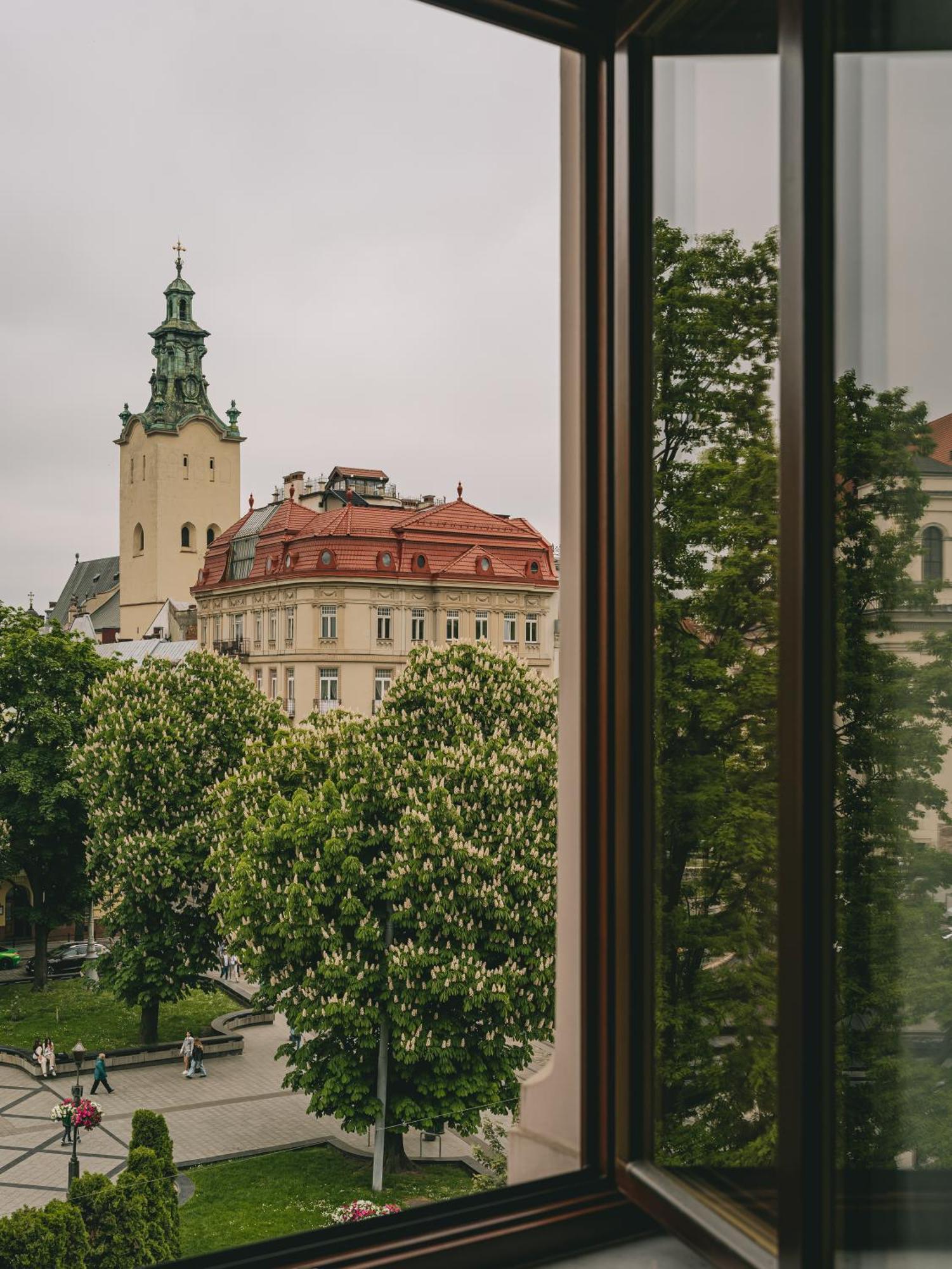 Grand Hotel Lviv Casino & Spa Exterior photo